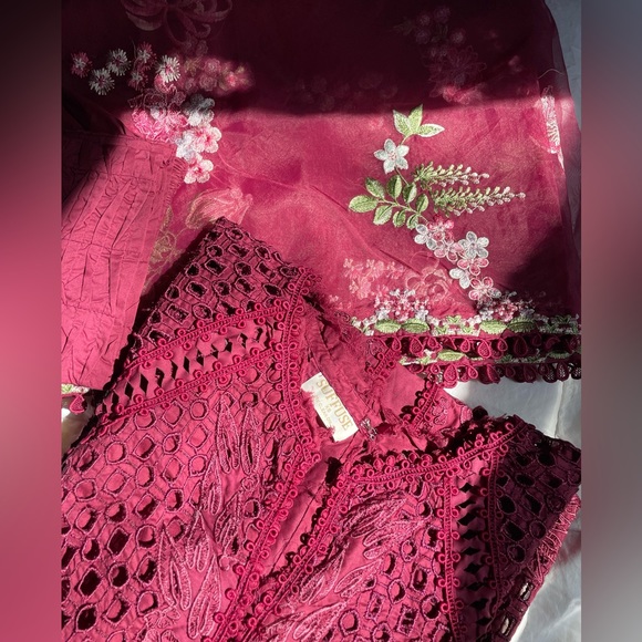 Suffuse by sana yasir Milan luxury lawn 23 casual pret 2023 - Picture 1 of 17